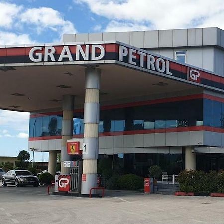 Grand Hotel Petrol Fier Exterior foto